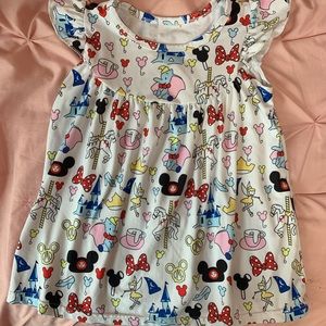 Disney parks dress